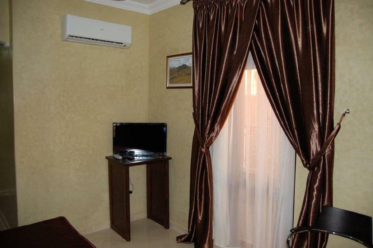 Hotel Amoudou فندق أمودو 提兹尼特 外观 照片