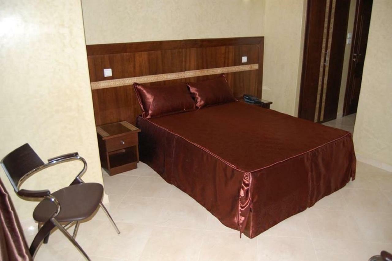 Hotel Amoudou فندق أمودو 提兹尼特 外观 照片