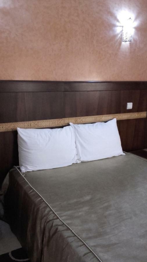Hotel Amoudou فندق أمودو 提兹尼特 外观 照片